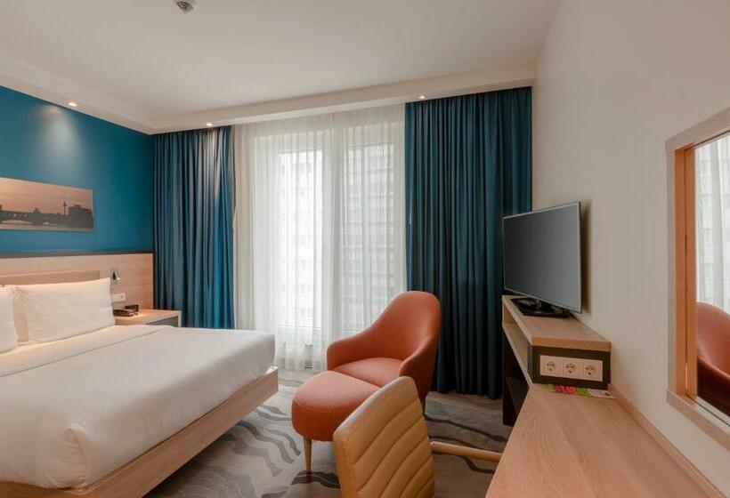 اتاق استاندارد با چشم‌انداز باغ, Hampton By Hilton Berlin City Centre Alexanderplatz