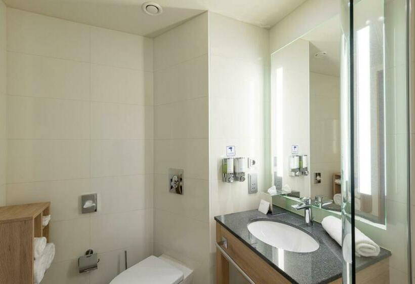 اتاق استاندارد با چشم‌انداز شهر, Hampton By Hilton Berlin City Centre Alexanderplatz