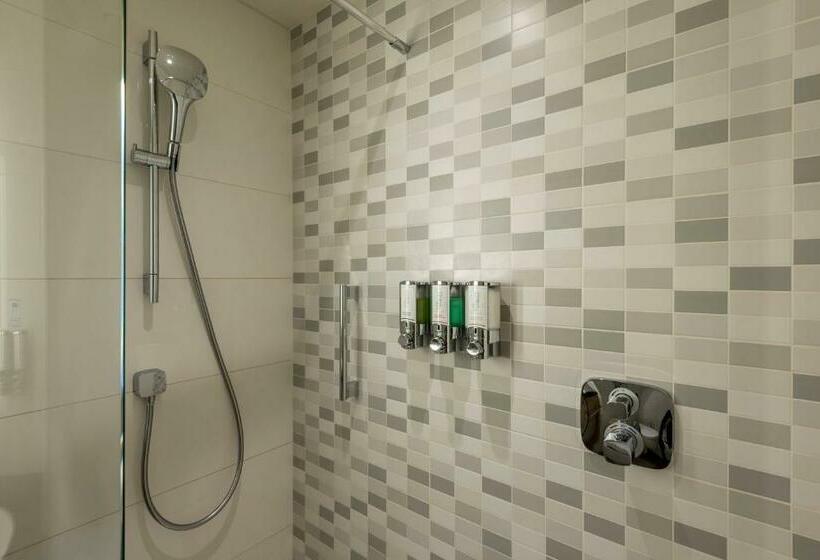 اتاق استاندارد با چشم‌انداز شهر, Hampton By Hilton Berlin City Centre Alexanderplatz