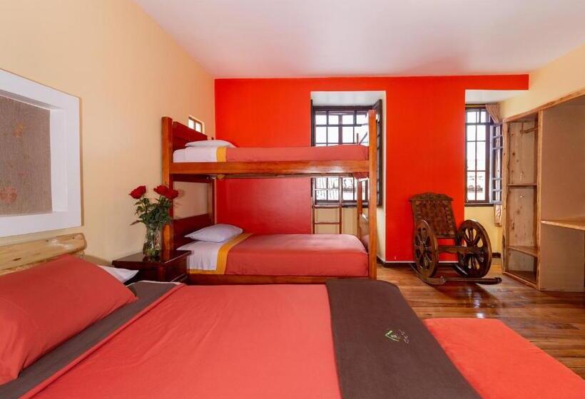 Номер Стандарт Трехместный, Friends Hotel & Rooftop   Historic Center & Museums