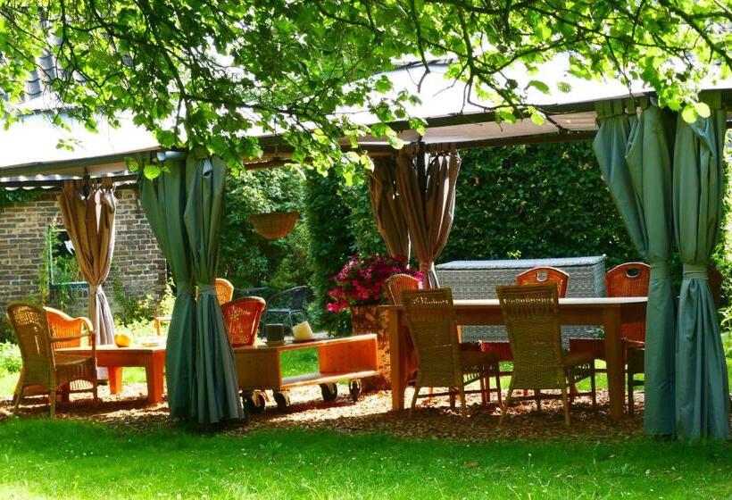 Quarto Familiar, B&b Rezonans