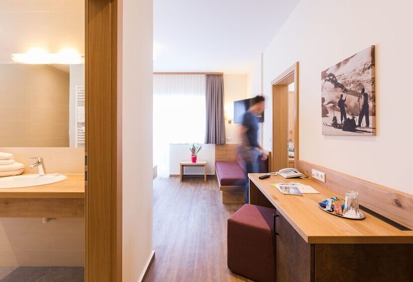 Suite Familiar, Panoramahotel Gürtl
