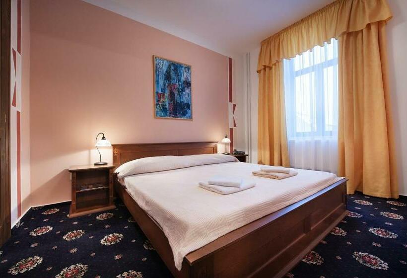 سوییت جونیور, Brioni Suites