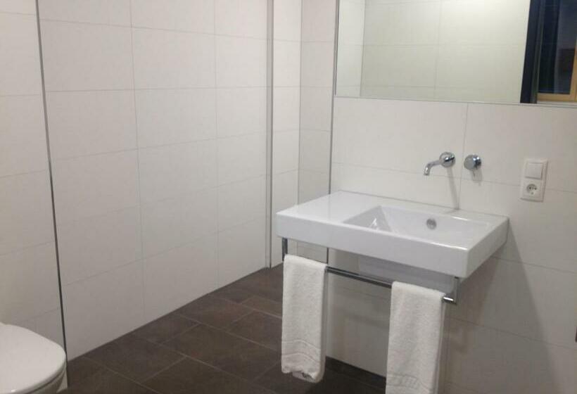 جناح, Business Motel Feldkirch