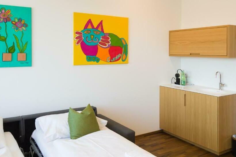 جناح, Business Motel Feldkirch