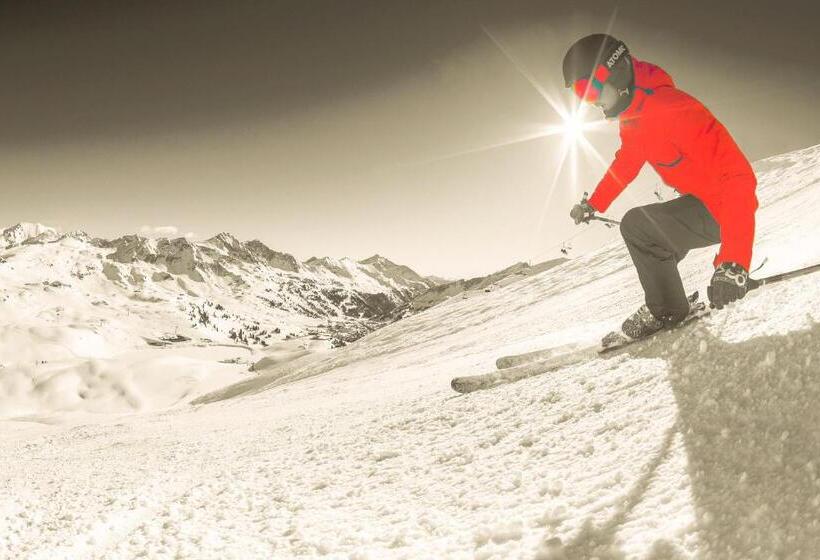 شقة غرفتين, Andi S Ski