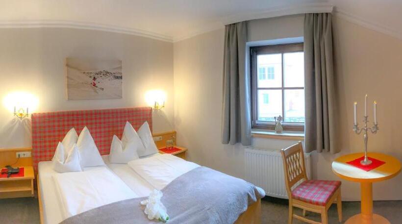 شقة غرفتين, Andi S Ski