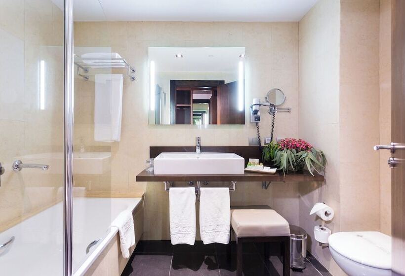 Номер Deluxe, La Laguna Gran Hotel