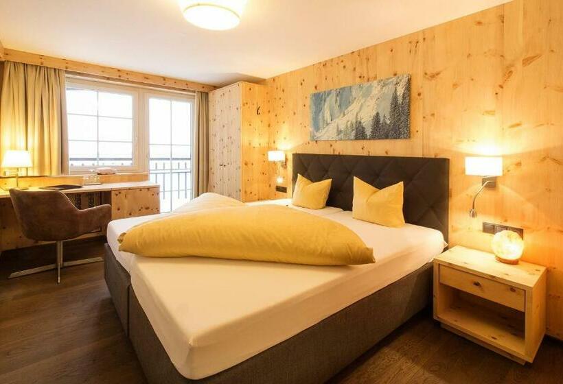 غرفة قياسية مزوَّدة بشُرفة, Wohlfühlhotel Hubertushof