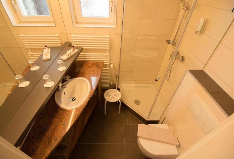اتاق استاندارد با بالکن, Wohlfühlhotel Hubertushof