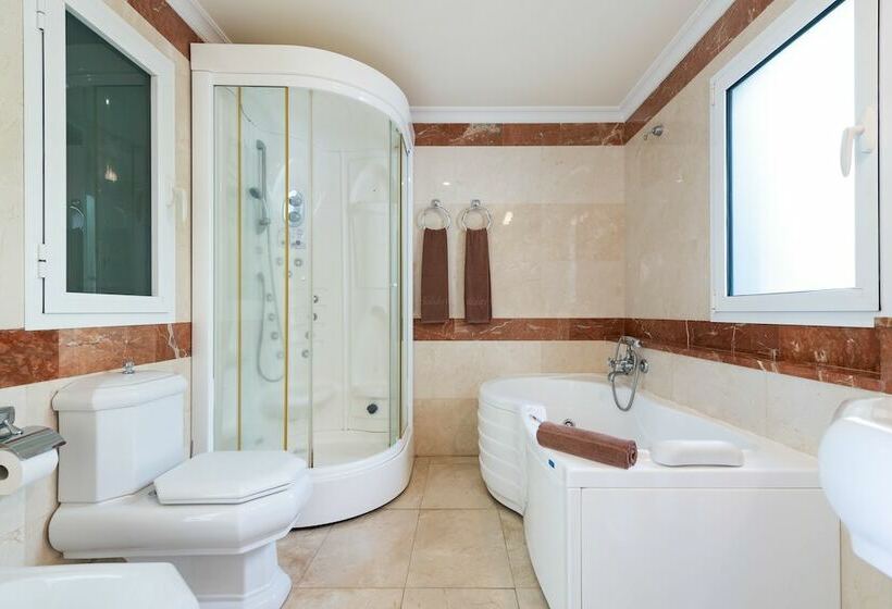 Люкс Deluxe 2 Спальни, Holiday Club Playa Amadores