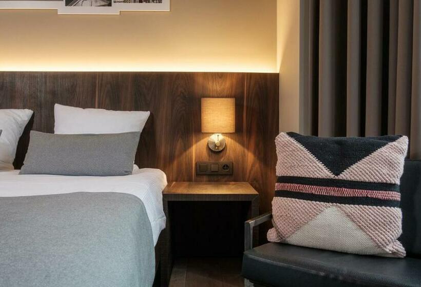 Standard Room with Views, Elisabeth