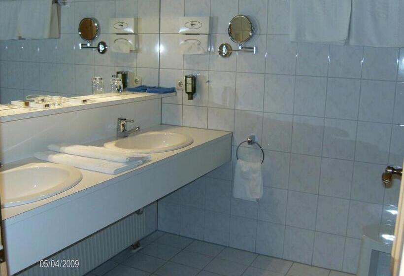 اتاق استاندارد با بالکن, Omesberg