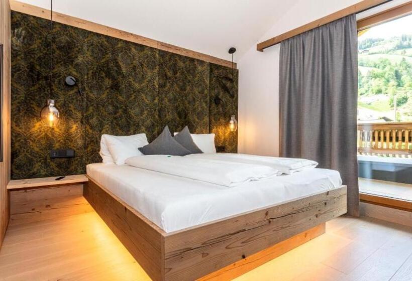 سوییت جونیور با بالکن, Schiederhof