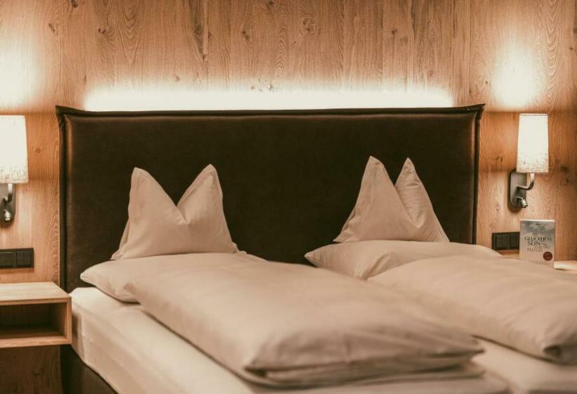 Полулюкс, Traube Braz Alpen Spa Golf