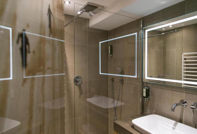 Люкс с Балконом, Am Dorfplatz Suites  Adults Only