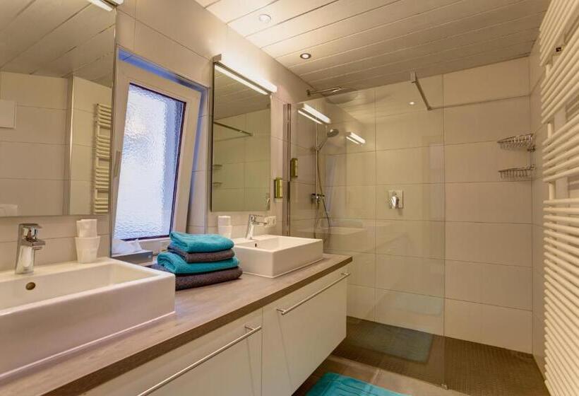 Люкс 2 Спальни, Am Dorfplatz Suites  Adults Only