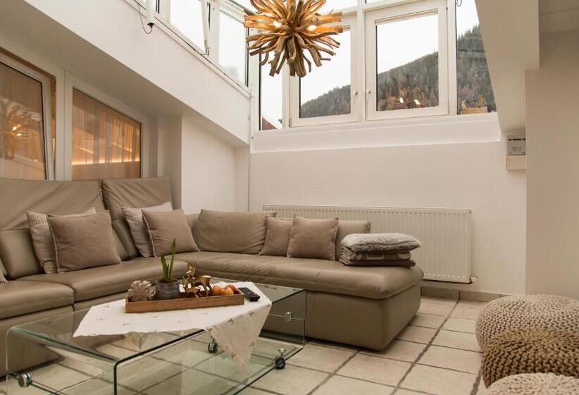 Люкс 2 Спальни, Am Dorfplatz Suites  Adults Only