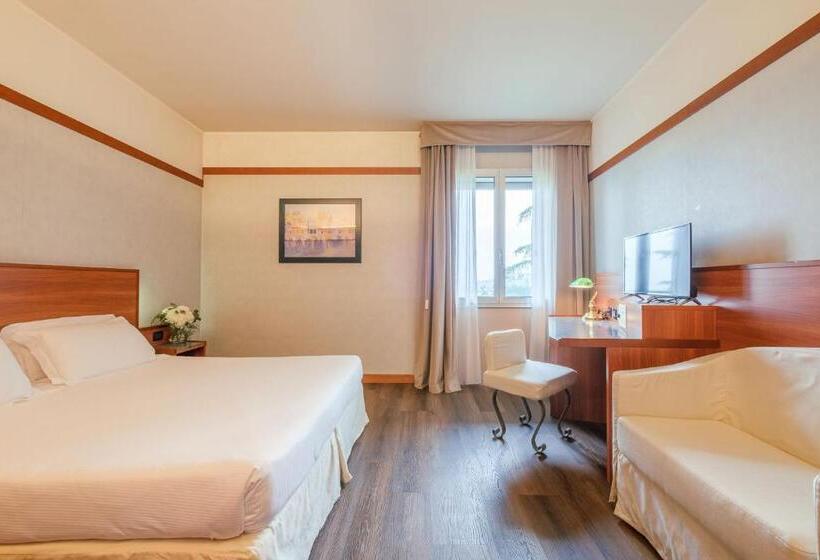 اتاق خانوادگی, Shg Hotel Bologna