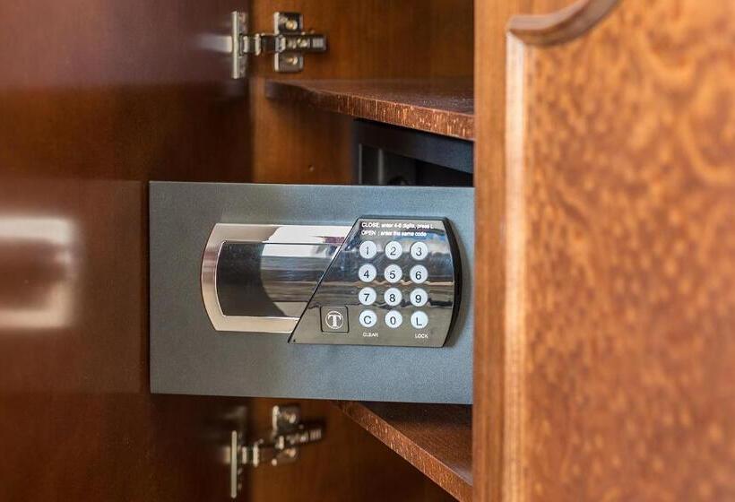 سوییت لوکس, Splendida Palace