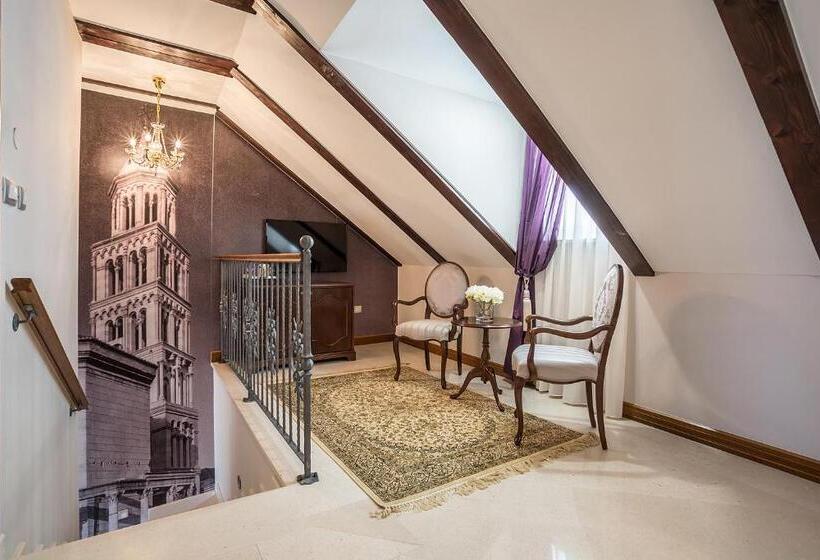 디럭스 스위트, Splendida Palace