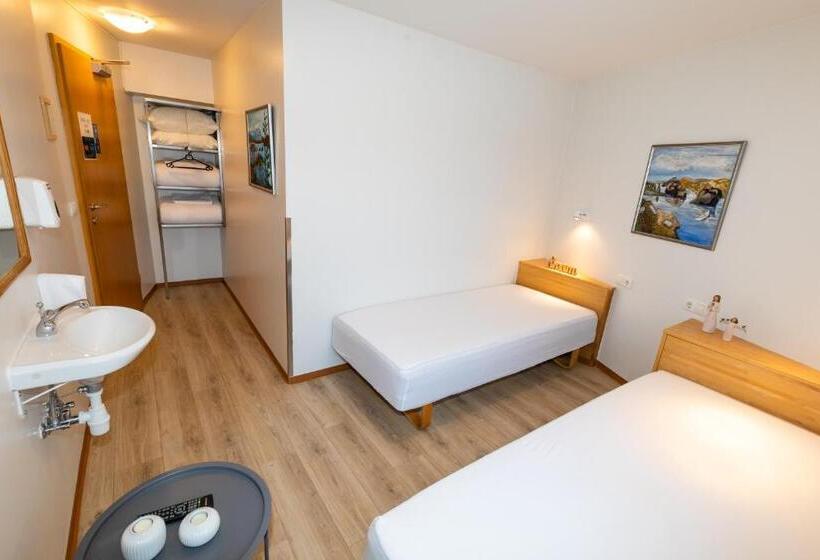 اتاق عادی, Akureyri Hostel