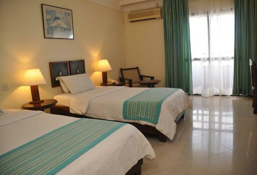 اتاق استاندارد با تخت بزرگ, Royal Court