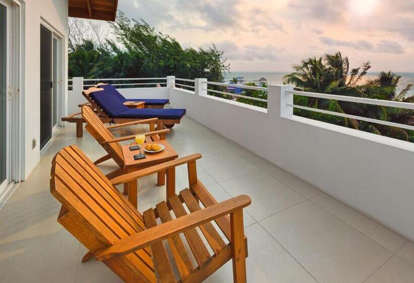 Люкс Superior, Weezie S Ocean Front Hotel And Garden Cottages