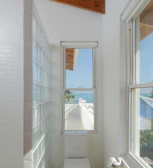 Люкс Superior, Weezie S Ocean Front Hotel And Garden Cottages