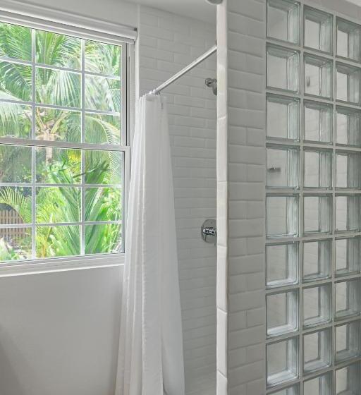 베이직 스튜디오, Weezie S Ocean Front Hotel And Garden Cottages