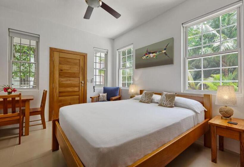베이직 스튜디오, Weezie S Ocean Front Hotel And Garden Cottages