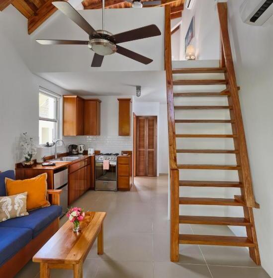 Номер Стандарт, Weezie S Ocean Front Hotel And Garden Cottages