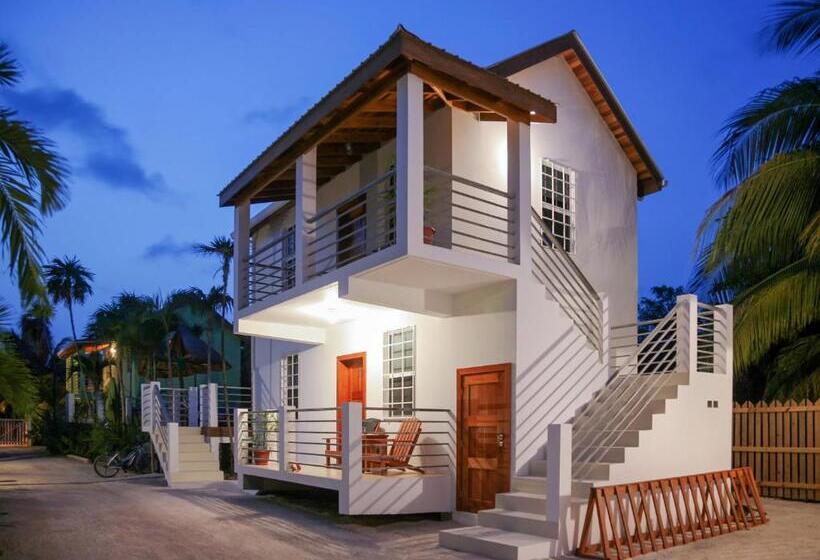 스탠다드 스튜디오, Weezie S Ocean Front Hotel And Garden Cottages