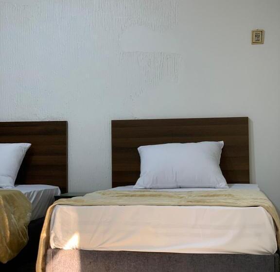 اتاق لوکس با بالکن, Khufu House 1