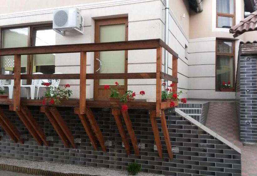 Апартаменты 2 Спальни, Abszolút Hotel és Panzió