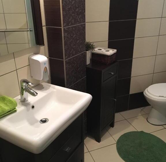 شقة غرفتين, Abszolút Hotel és Panzió