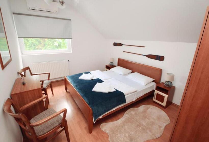 Апартаменты 3 Спальни, Aquilo Hotel Panoráma