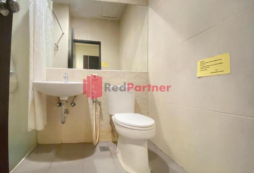 스탠다드 룸, Alpha Makassar Redpartner