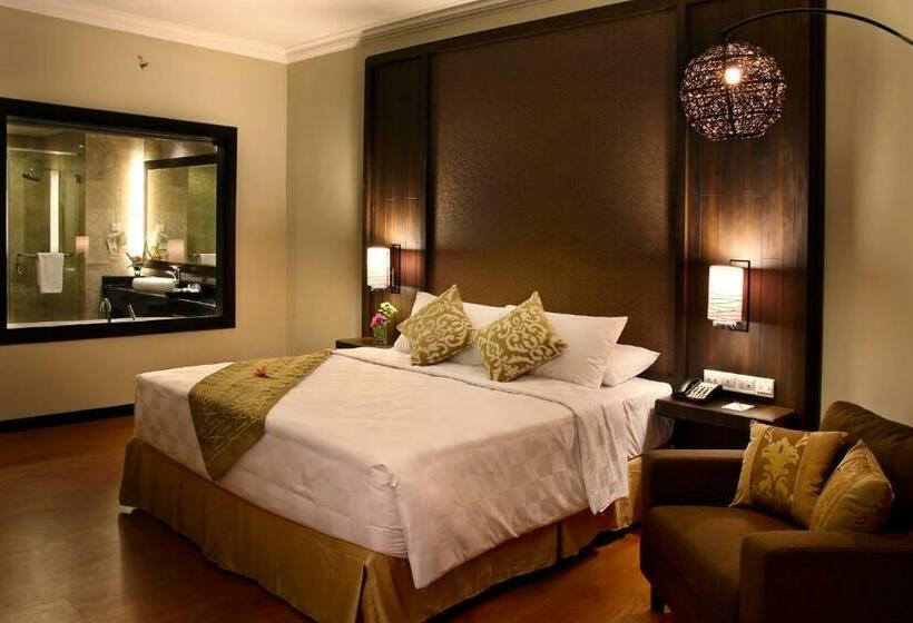 Номер Premium Вид на Бассейн, The Singhasari Resort Batu