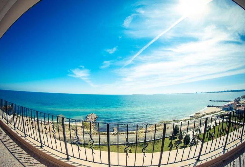 דירת 2 חדרי שינה בצד עם נוף לים, Premier Fort Sands Resort   Full Board