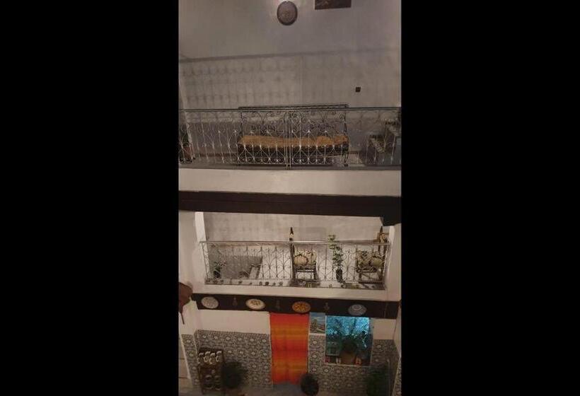 اتاق لوکس, Hostel Rcif