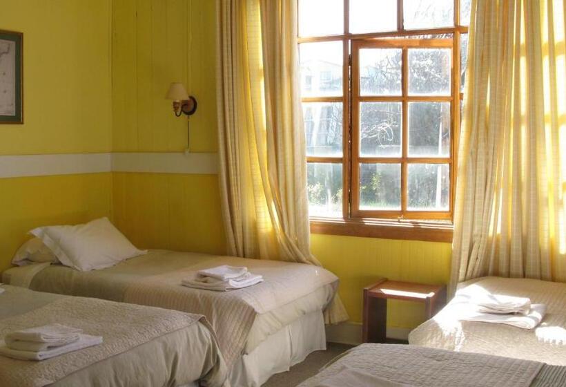 اتاق استاندارد چهار تخته, Yendegaia House