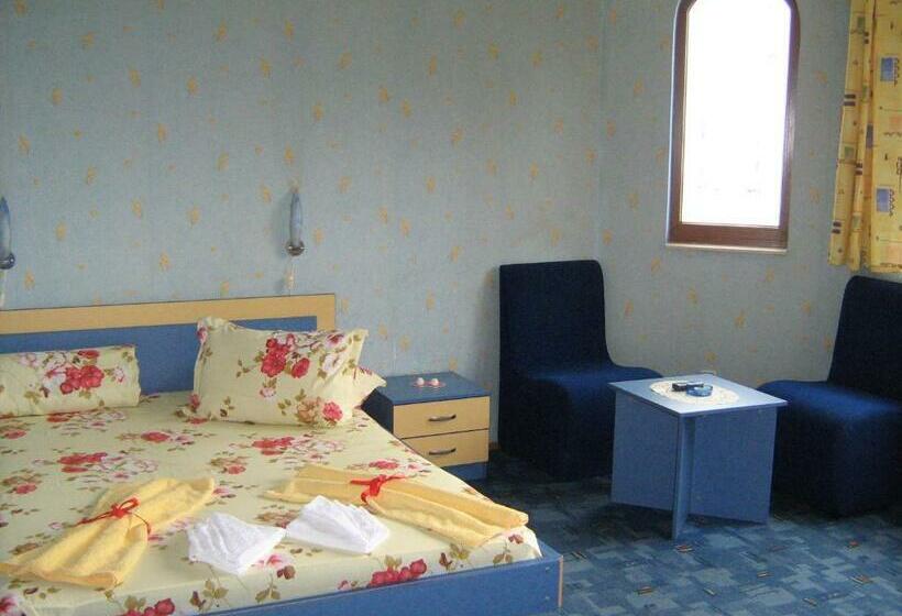 Номер Deluxe, Family Hotel Emaly 1