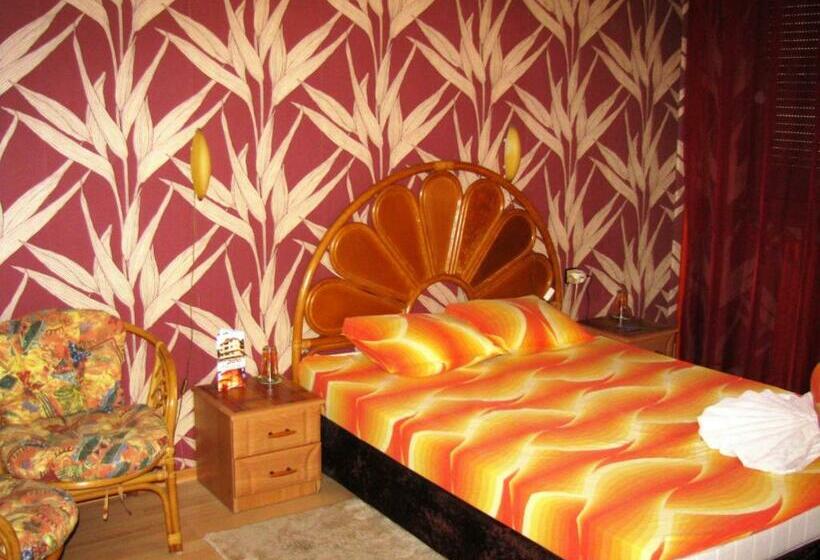 Номер Стандарт, Family Hotel Emaly 1