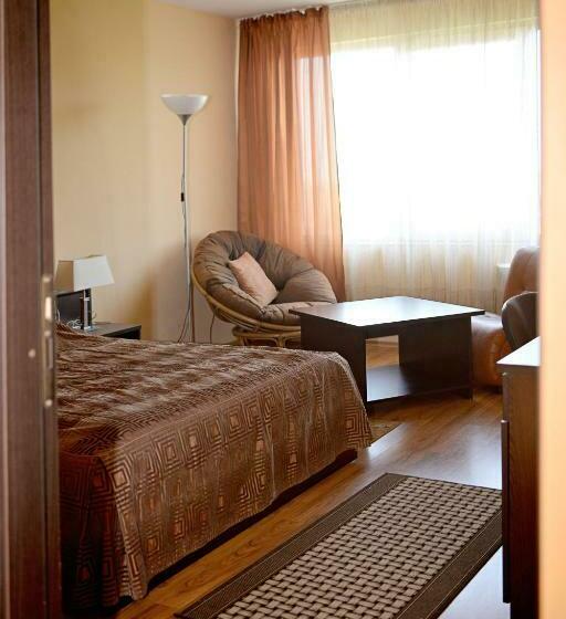 스탠다드 스튜디오 (테라스구비), Family Art Hotel Zora