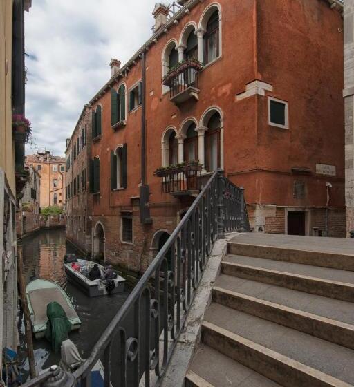Standard Single Room Shared Bathroom, San Giacomo Venezia