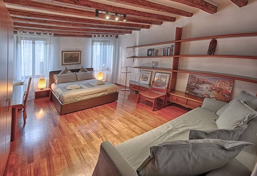 Standard Room Shared Bathroom, San Giacomo Venezia