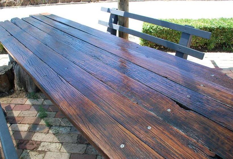 جناح ديلوكس سرير كينج, Calder Motel