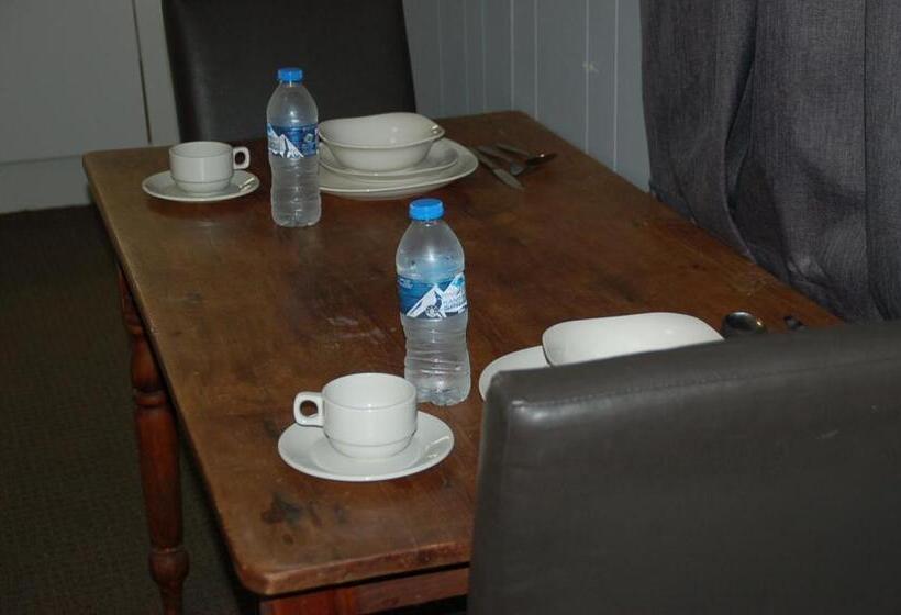 جناح ديلوكس سرير كينج, Calder Motel