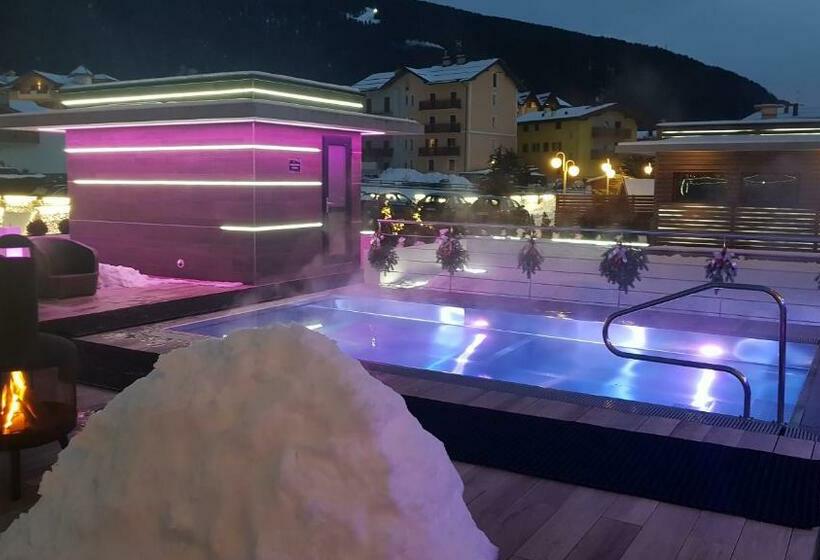 Deluxe Suite King Bed, Dolce Avita Hotel Spa & Resort